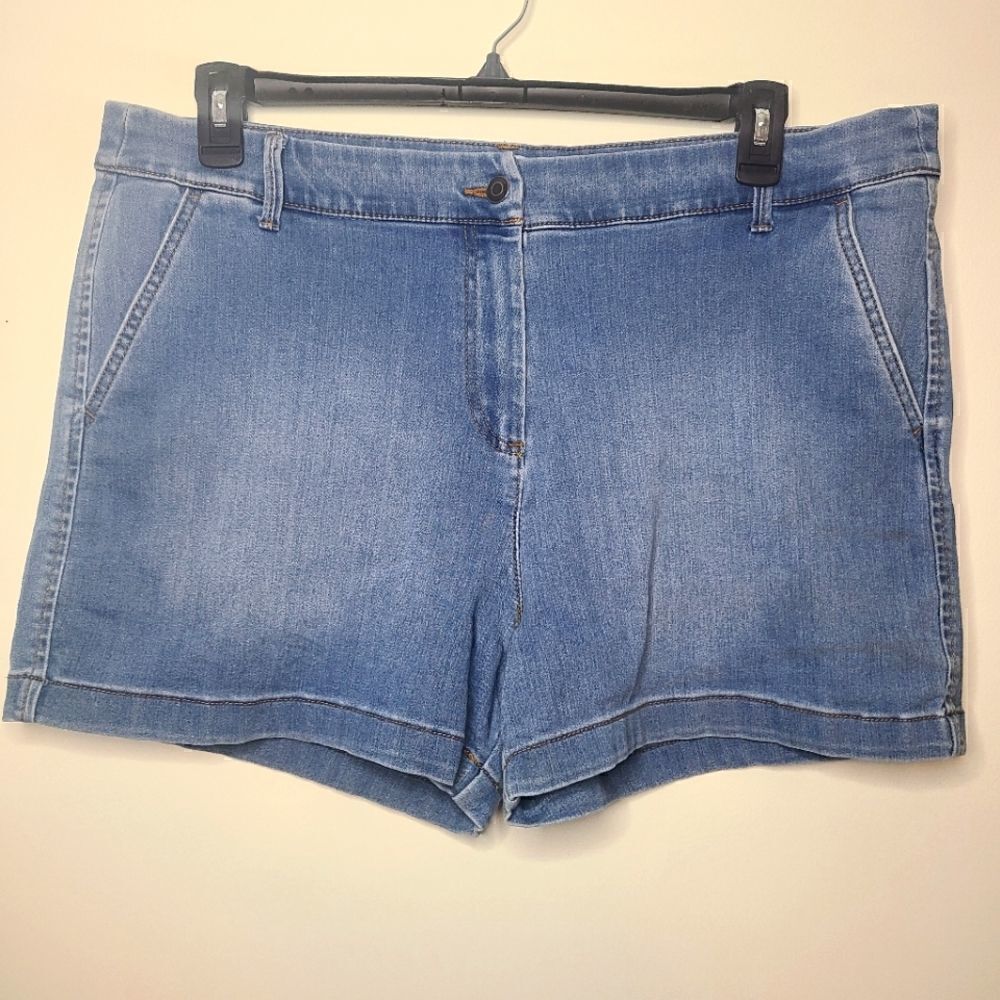 Sugar Magnolia Light Blue Denim Plus Size Shorts Size 18